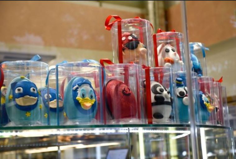 Πάσχα: Πότε αρχίζει το εορταστικό ωράριο – Ποιες ώρες θα λειτουργούν τα καταστήματα