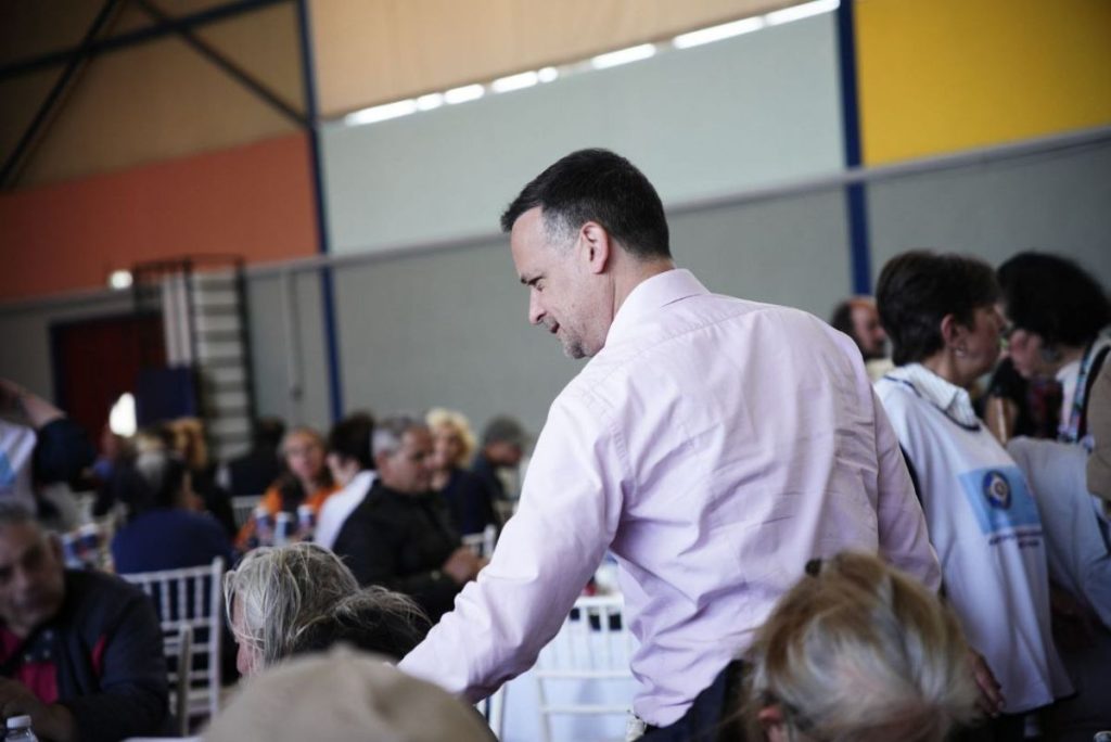 Γεύματα αγάπης από τον δήμο Αθηναίων