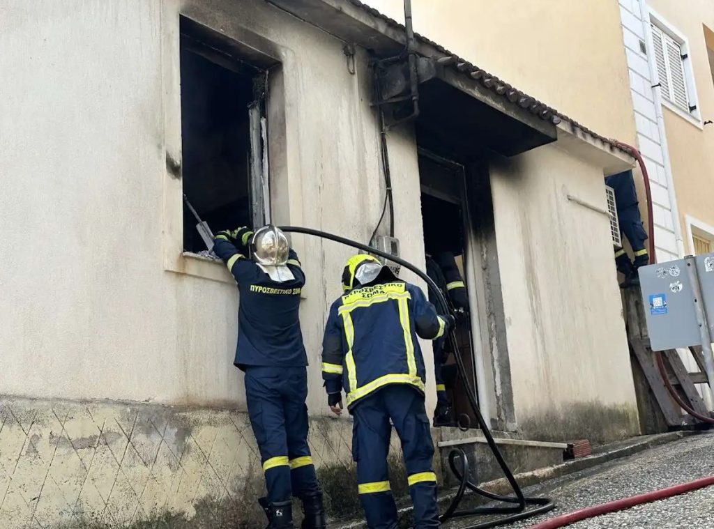 Κεφαλονιά: Φωτιά σε σπίτι στο Αργοστόλι – Διασωληνώθηκε παιδί