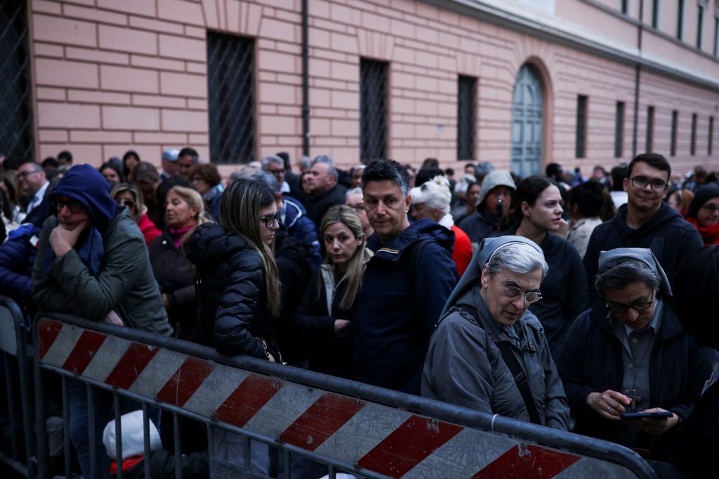 Πάπας Φραγκίσκος: Σε λαϊκό προσκύνημα η σορός του – Ποιοι θα πάνε στην κηδεία και ποιος θα απουσιάζει Πάπας Φραγκίσκος: Σε λαϊκό προσκύνημα η σορός του – Ποιοι θα πάνε στην κηδεία και ποιος θα απουσιάζει