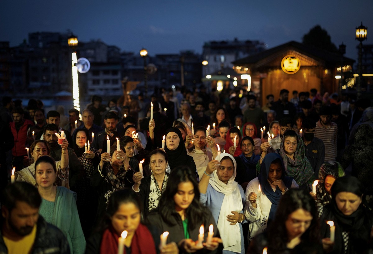 Το ΥΠΕΞ καταδικάζει απερίφραστα τις επιθέσεις στην Ινδία Το ΥΠΕΞ καταδικάζει απερίφραστα τις επιθέσεις στην Ινδία