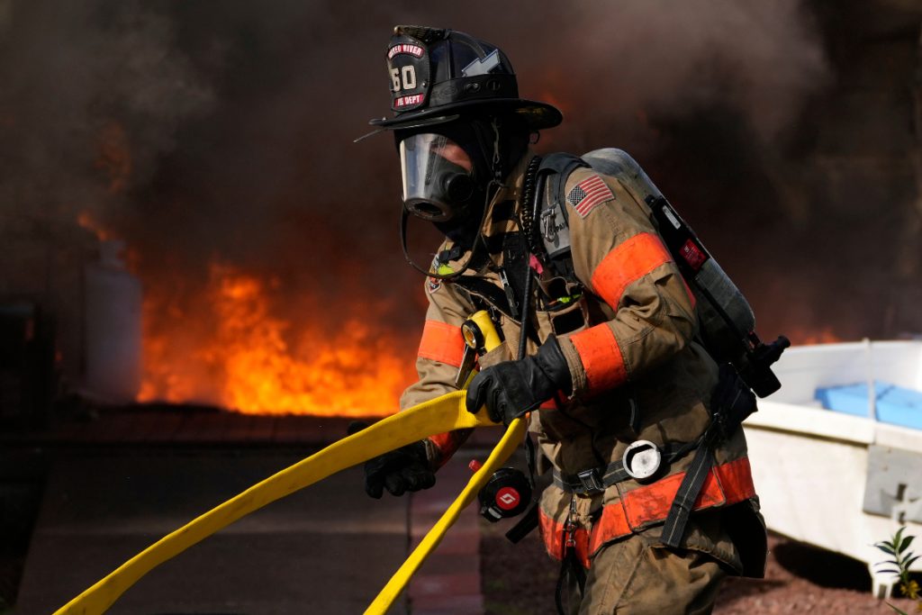 Νιού Τζέρσεϊ: Φωτιά καίει 12.500 στρέμματα δάσους – Οι κάτοικοι φεύγουν