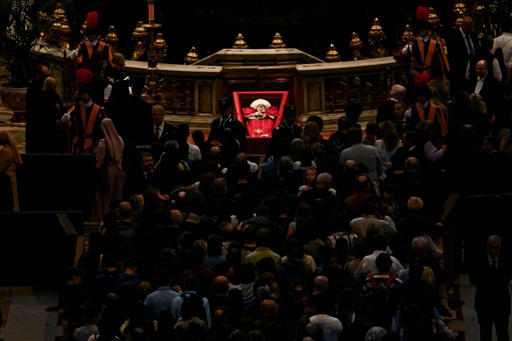 Πάπας Φραγκίσκος: Πότε είναι η κηδεία, ποιοι θα παρευρεθούν και τι θα ακολουθήσει