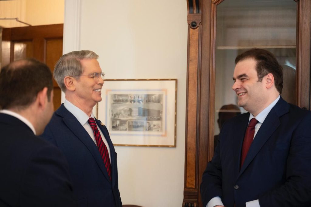 Πιερρακάκης: Συνάντηση με τον υπ. Οικονομικών των ΗΠΑ – Τι συζητήθηκε