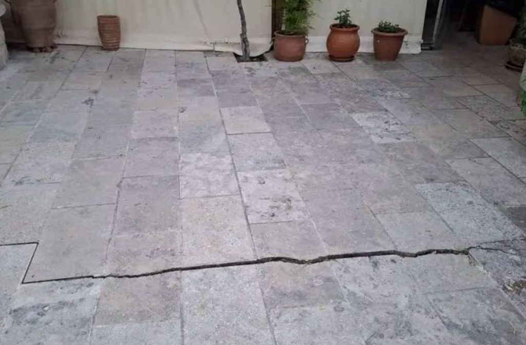 Ηράκλειο: Ανησυχία για τις ρηγματώσεις στις Βούτες – Μεταβαίνει στο χωριό ο Λέκκας