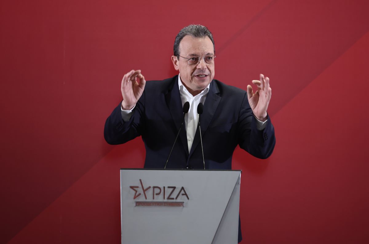ΣΥΡΙΖΑ: Επιχείρηση απεγκλωβισμού με συμμαχία προθύμων ΣΥΡΙΖΑ: Επιχείρηση απεγκλωβισμού με συμμαχία προθύμων