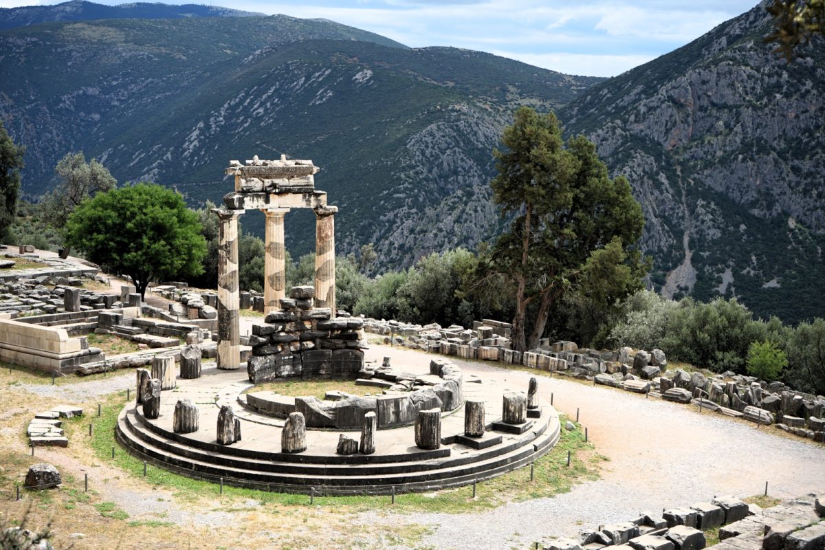 Γιατί η Θόλος των Δελφών ήταν εικοσαεδρική και πώς κατέρρευσε Γιατί η Θόλος των Δελφών ήταν εικοσαεδρική και πώς κατέρρευσε