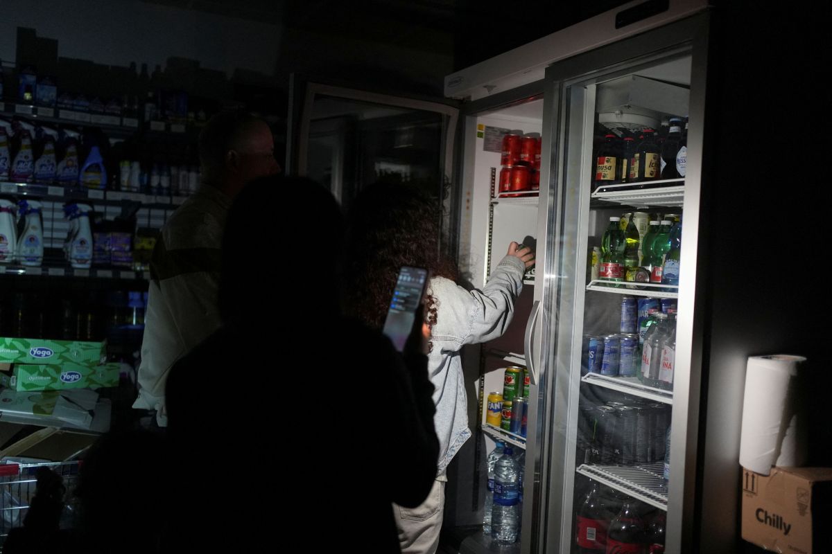 Ισπανία: Αποκαταστάθηκε το 90% της ηλεκτροδότησης – Τα τρία σενάρια για το μπλακ άουτ Ισπανία: Αποκαταστάθηκε το 90% της ηλεκτροδότησης – Τα τρία σενάρια για το μπλακ άουτ