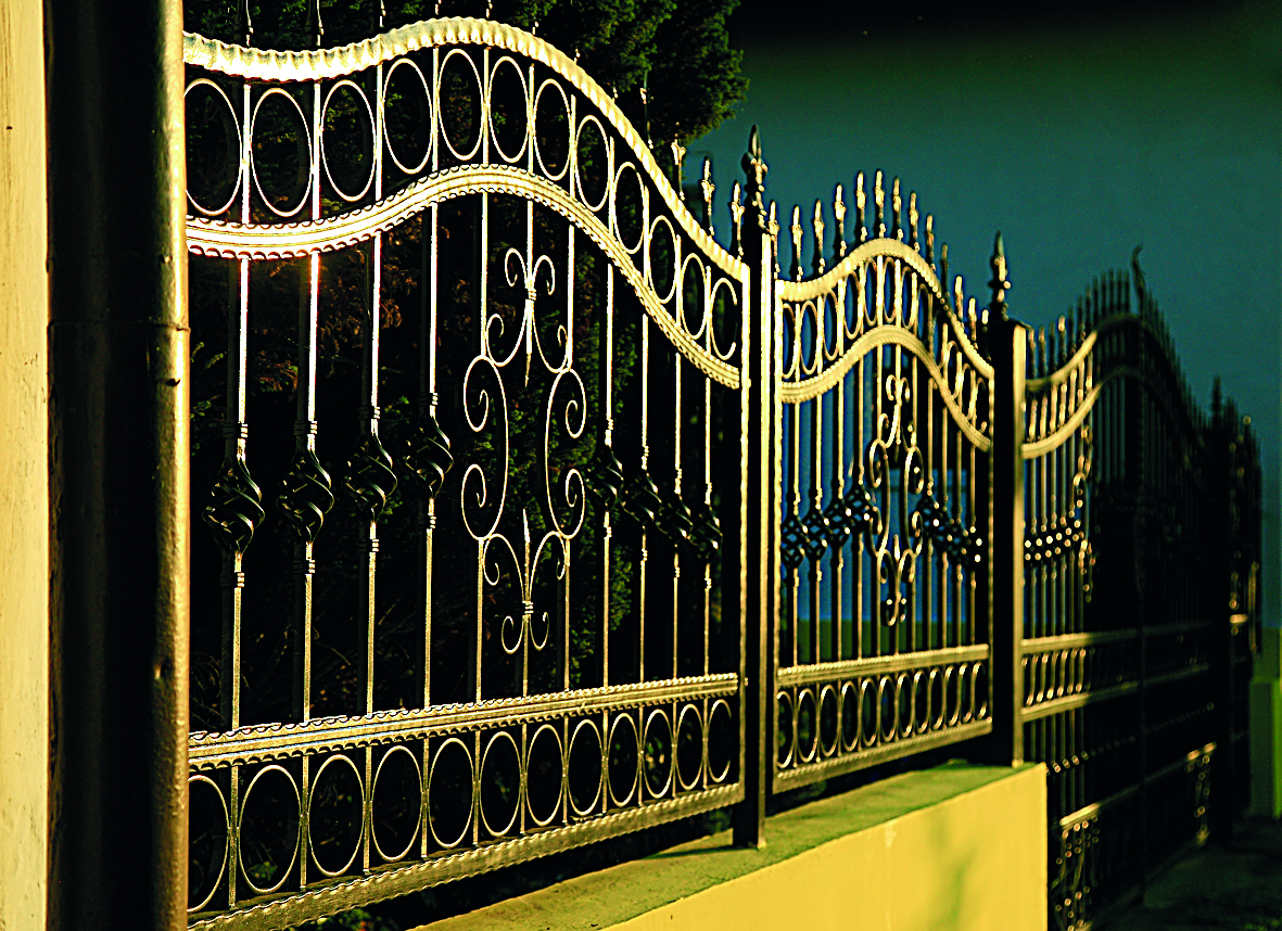 Θεσσαλονίκη: Τραγικός θάνατος για 72χρονη – Καταπλακώθηκε από καγκελόπορτα