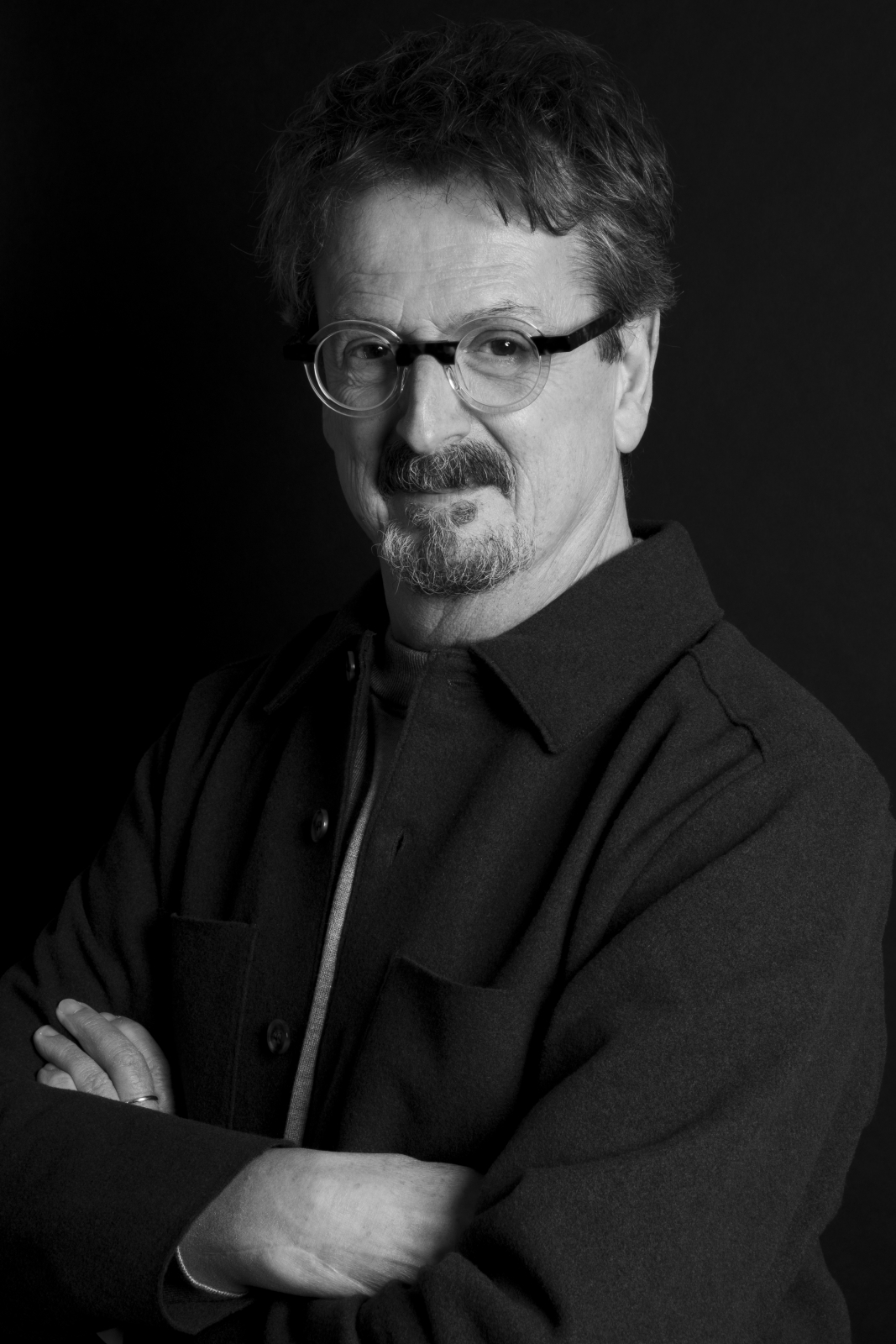 Kώστας Ακρίβος στο ΒΗΜΑ: «Βρήκα έναν συγγενή στον Παναΐτ Ιστράτι»