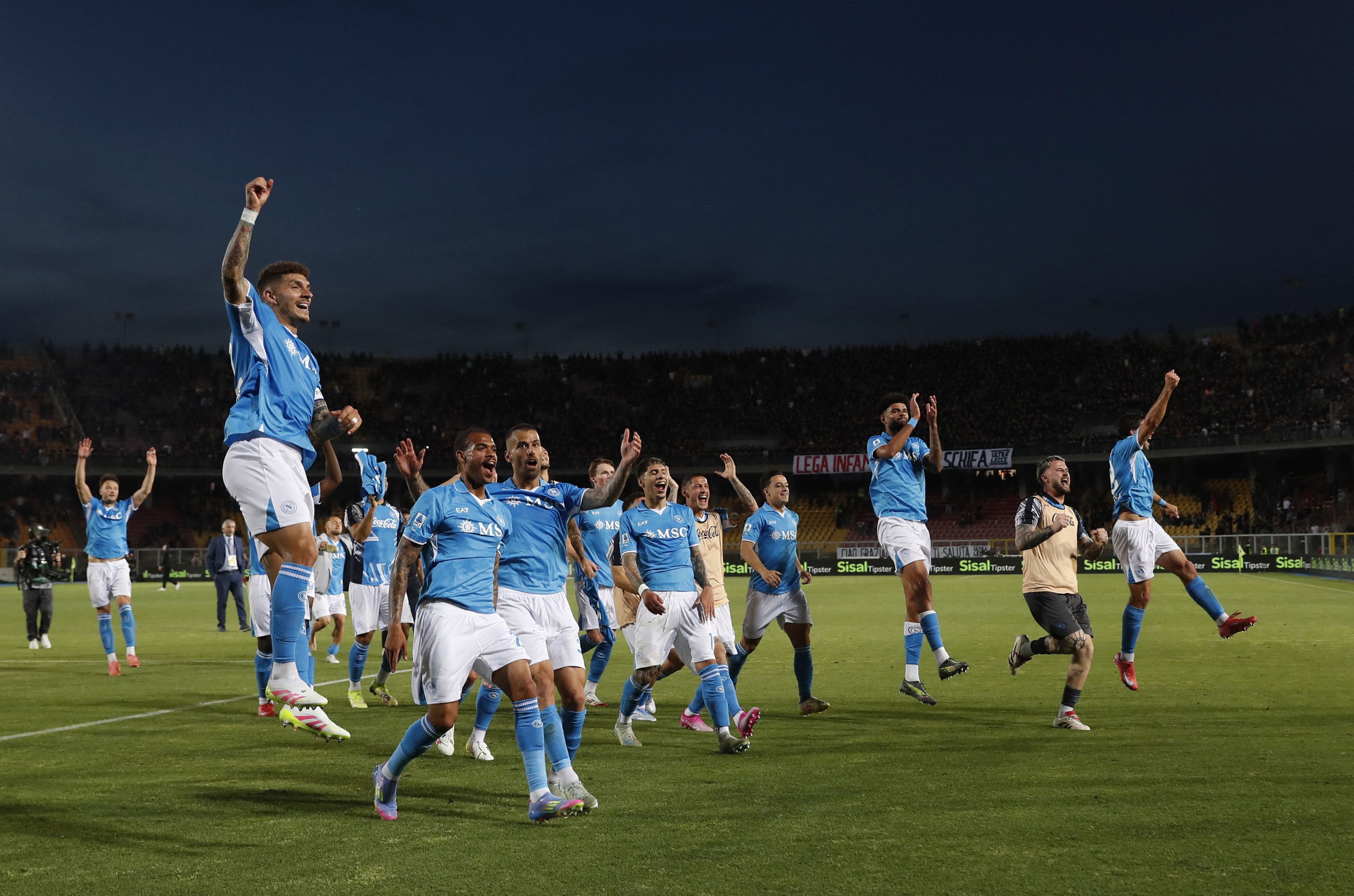 Λέτσε – Νάπολι 0-1: Διπλό τίτλου για τους «παρτενοπέι»