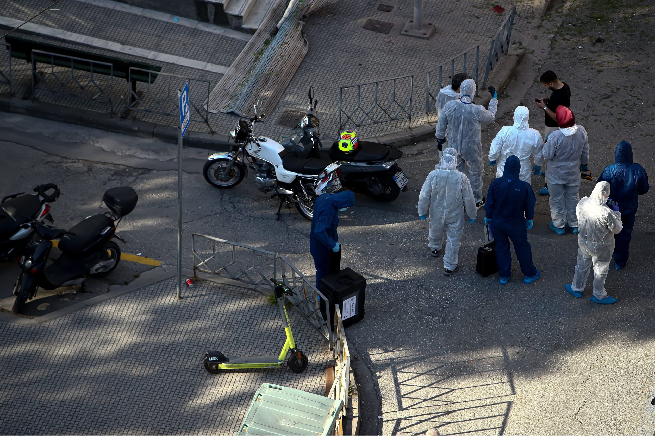 Θεσσαλονίκη: Τρομοκρατική σύνδεση στην υπόθεση της έκρηξης – Βρέθηκαν πυροκροτητές στο σπίτι της 38χρονης