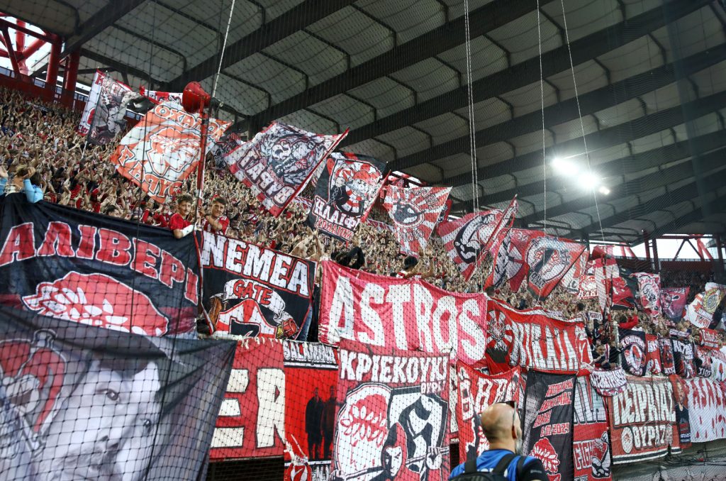 Ολυμπιακός: Κατάμεστο το Καραϊσκάκη για τη φιέστα