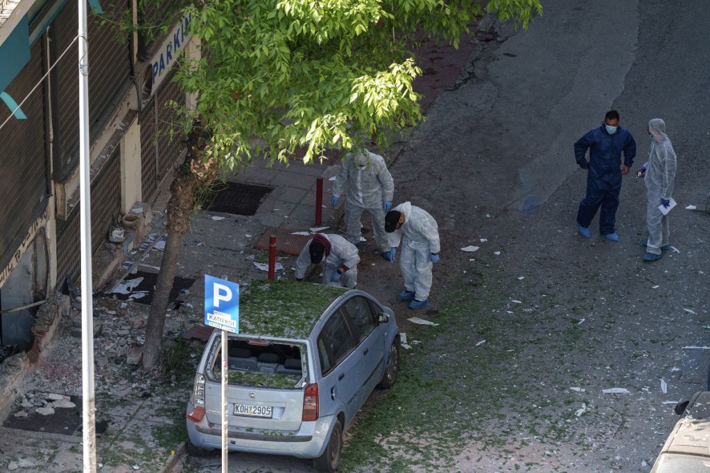 Θεσσαλονίκη: Ποιοι κρύβονται πίσω από τη φονική έκρηξη βόμβας