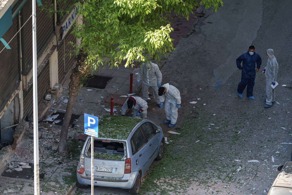 Θεσσαλονίκη: Ποιοι κρύβονται πίσω από τη φονική έκρηξη βόμβας