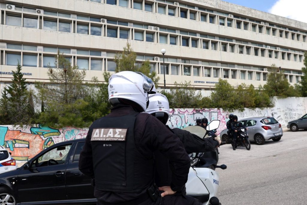 Πολυτεχνειούπολη: «Δέχτηκα βία, δεν θέλω να σιωπήσω» λέει η ιδιοκτήτρια του κυλικείου