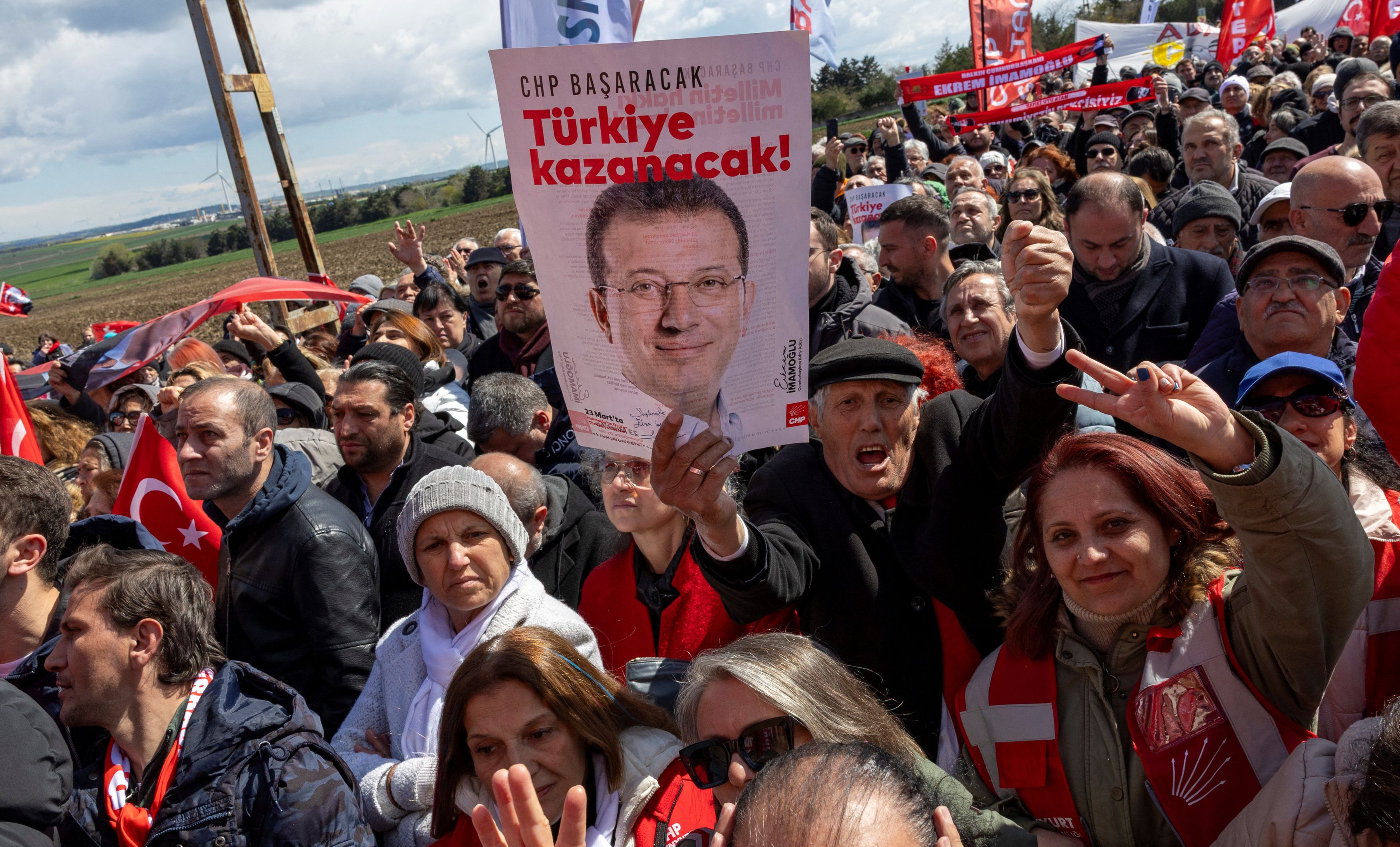 Τουρκία: Μετά τη φυλακή, απέκλεισαν τον δημοφιλή Ιμάμογλου και από το X