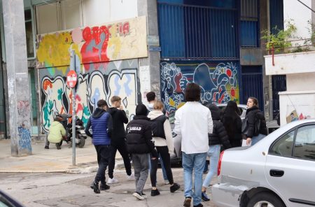 Το Μεταξουργείο μέσα από τα μάτια των νέων – Πώς βιώνουν την κάθε ημέρα τους