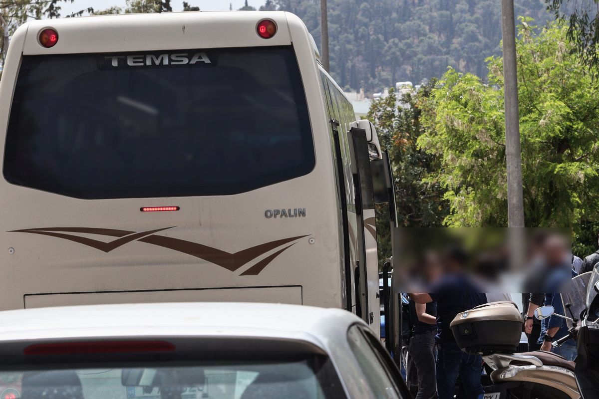 «Έχω να σου δώσω 2000€» – Οι διάλογοι του κυκλώματος στα Κτηματολογικά Γραφεία