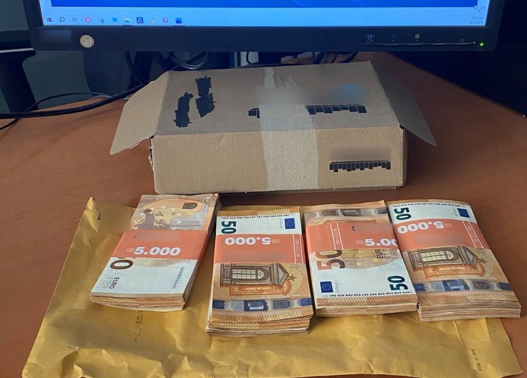 Ηλικιωμένος πέταξε στην ανακύκλωση κουτί μόντεμ με 20.000 ευρώ