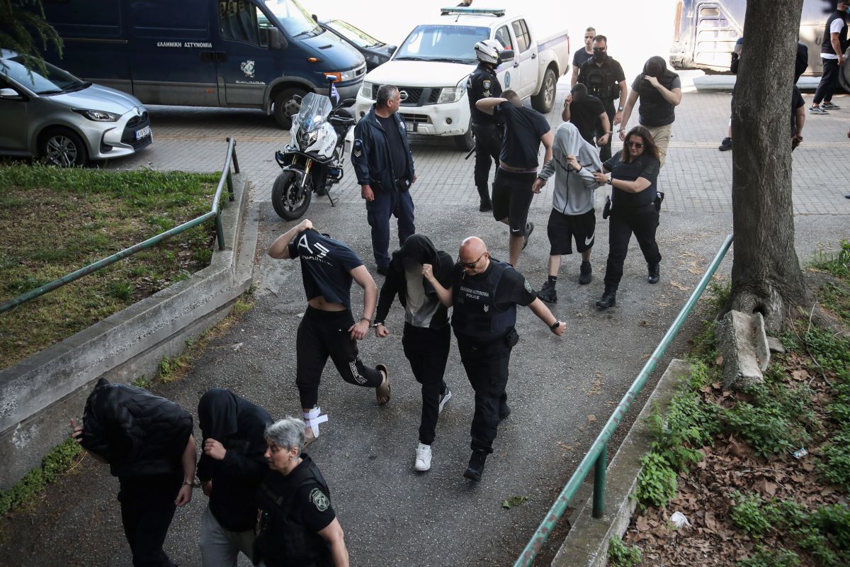 Εθνικιστική Νεολαία Θεσσαλονίκης: Οι εκρήξεις βίας, το ταμείο από ληστείες και ο «Ιερός Λόχος 12»