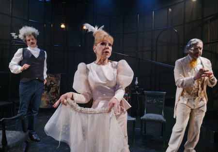 Ρουμπίνη Βασιλακοπούλου: «Η κωμωδία είναι η υγιής, η στερεή σανίδα της ζωής μας»