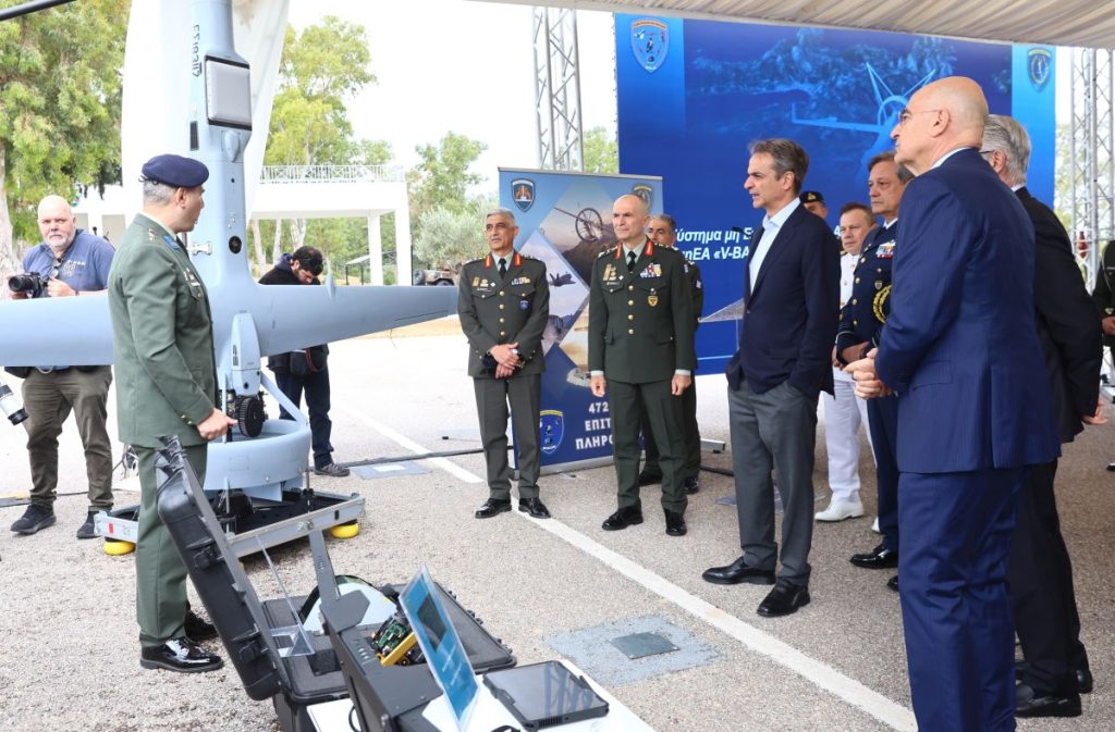 Στις Ένοπλες Δυνάμεις τα drones V-BAT – Παρουσία Μητσοτάκη η τελετή ένταξης
