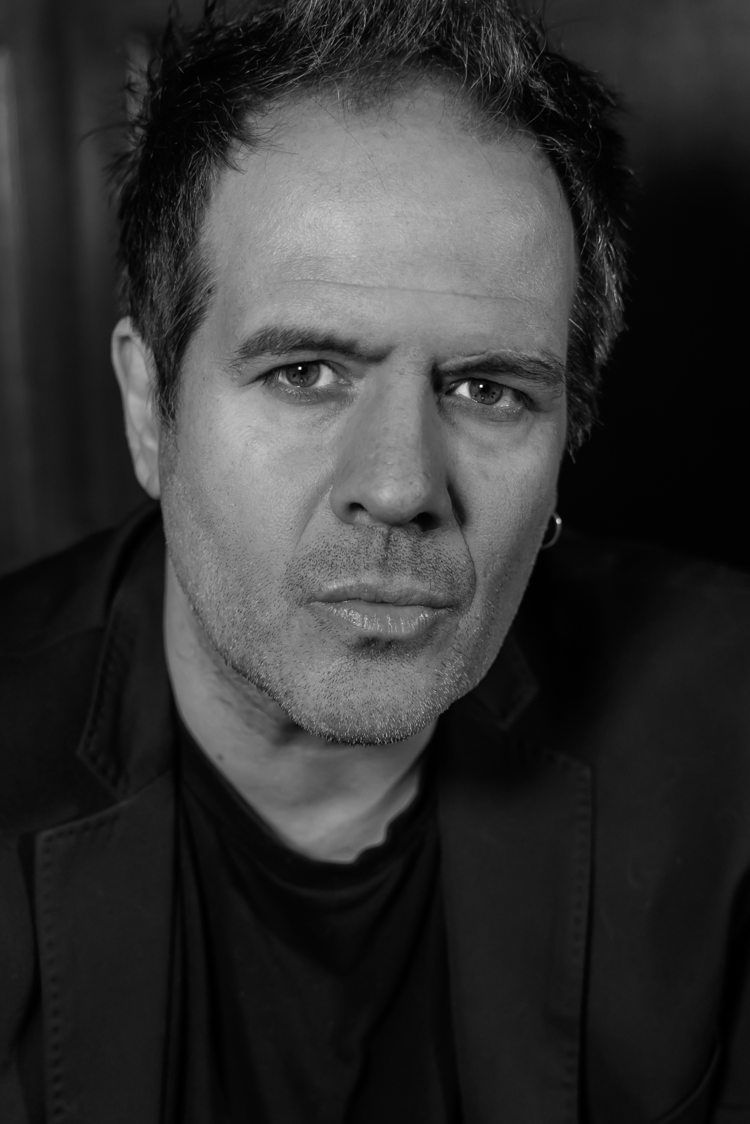 Δημήτρης Σωτάκης: «Είμαστε αναγκασμένοι να μας κουβαλάμε μια ζωή»