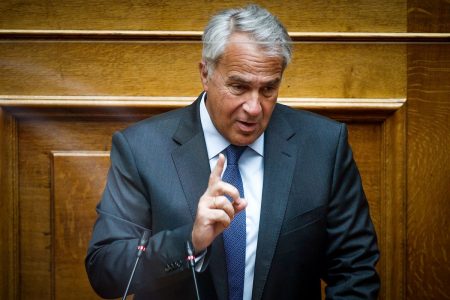 Συνταγματική Αναθεώρηση: Κεκλεισμένων των θυρών η «πρώτη» της Επιτροπής – Εξελέγη το Προεδρείο, οι εκπλήξεις στις κάλπες