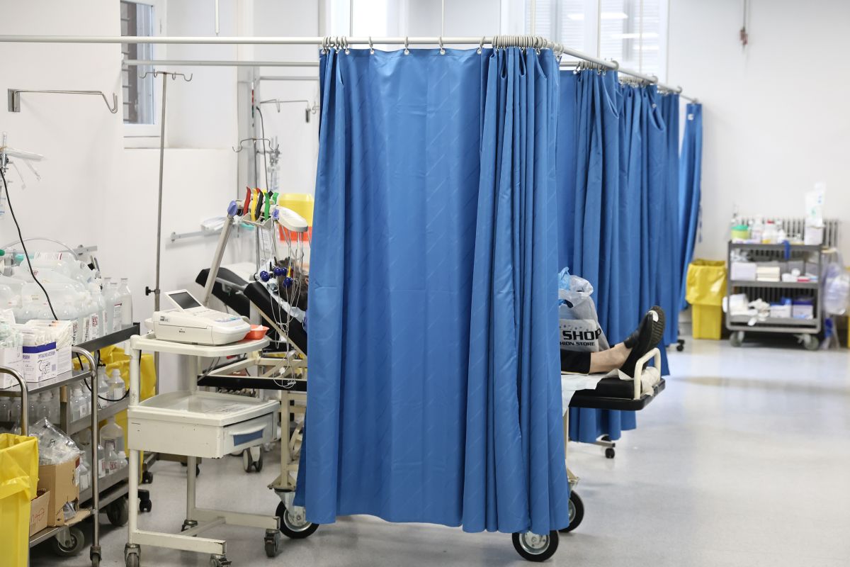 Τα 14 νοσοκομεία που θα βάλουν το βραχιολάκι στα Επείγοντα