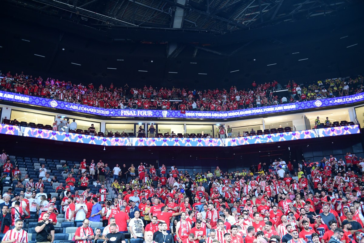 Final Four, Ολυμπιακός: Δυναμική παρουσία των ερυθρόλευκων φιλάθλων στο Άμπου Ντάμπι