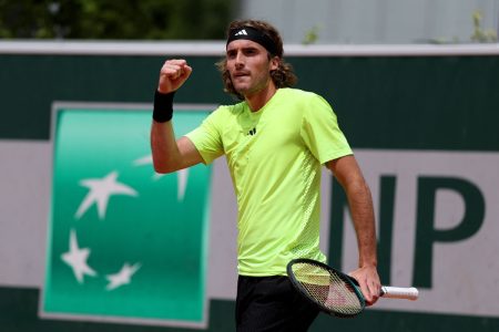 Roland Garros: Καθαρή πρεμιέρα για τον Τσιτσιπά