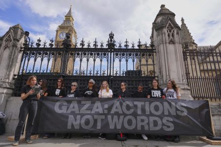 Λονδίνο για Γάζα: Ολονυκτία στη μνήμη των παιδιών που σκοτώθηκαν -«Γενοκτονία όσα συμβαίνουν στο θύλακα»