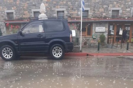 Κρήτη: Καταιγίδες και χαλάζι στο Ηράκλειο