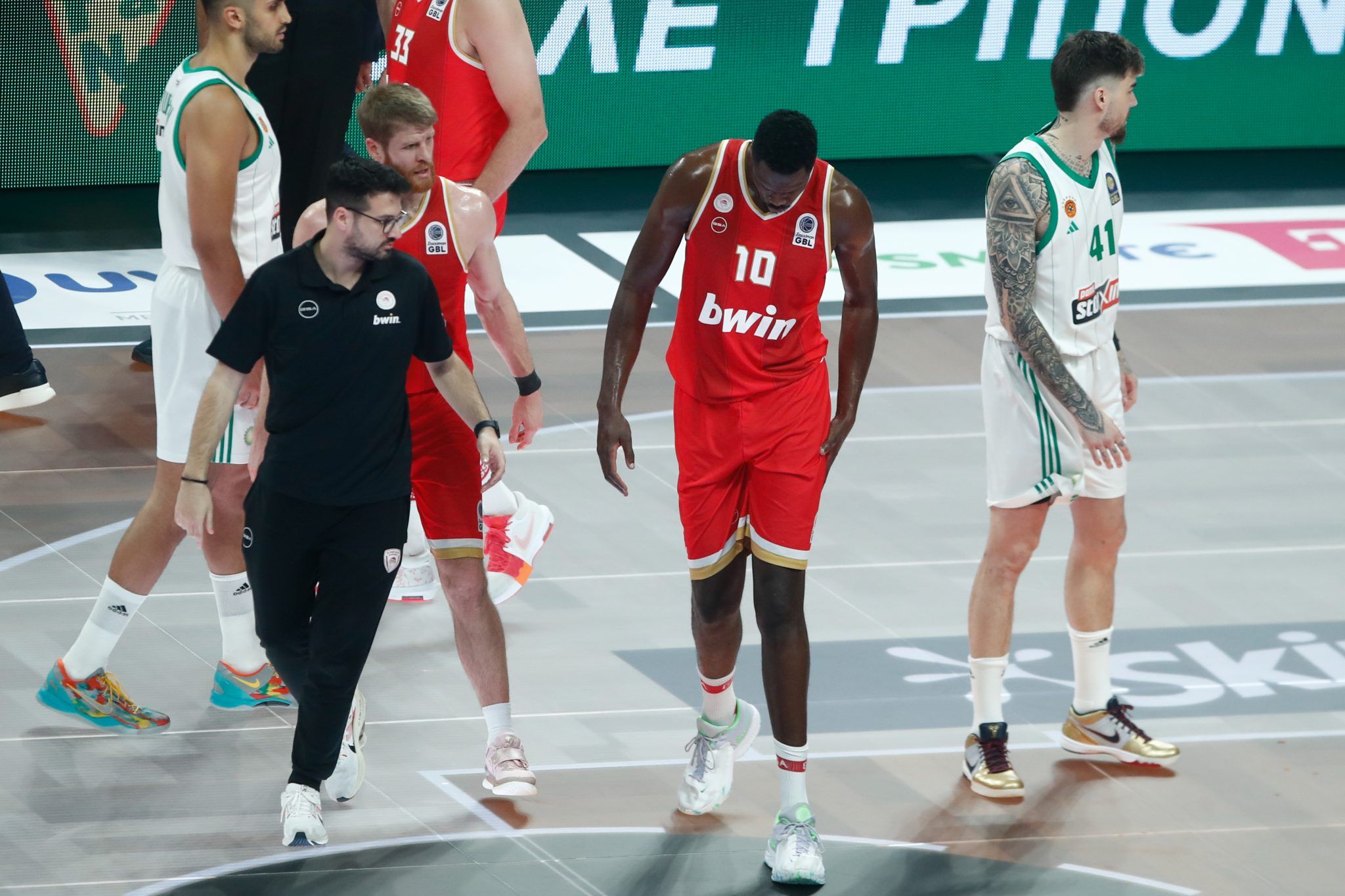 Σοκ με Φαλ στον Ολυμπιακό: Εκτός για 10-12 μήνες