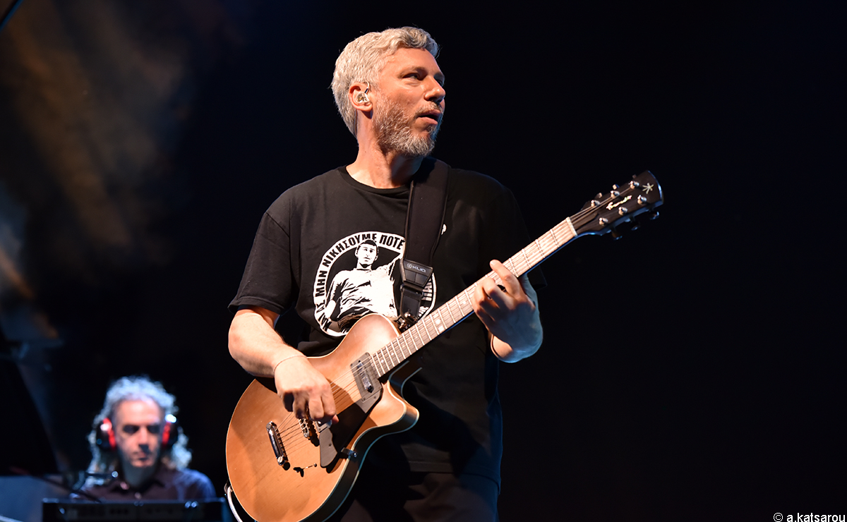 Αλκίνοος Ιωαννίδης review: Ένα αισιόδοξο live για το τέλος του κόσμου