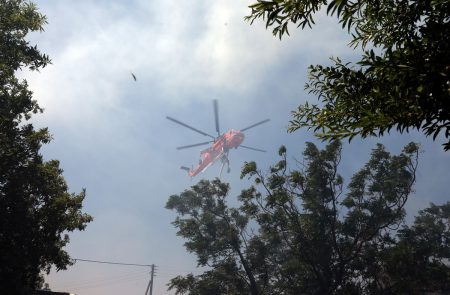 Φωτιά κοντά στο Σισμανόγλειο, δεν κινδυνεύει το νοσοκομείο