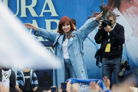 Κριστίνα Κίρχνερ: Το τέλος εποχής της «σιδηράς κυρίας της Αργεντινής»