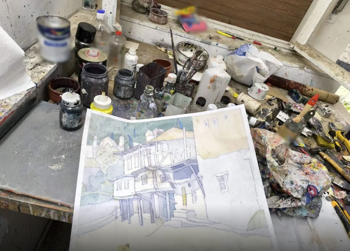 Αυτό είναι το εργαστήριο του κυκλώματος που πουλούσε πλαστούς πίνακες – Φωτογραφίες και βίντεο