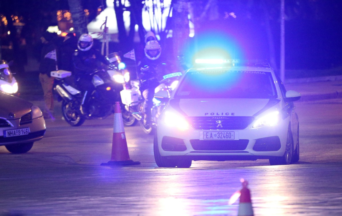 Οπαδικό επεισόδιο στο Περιστέρι με επιθέσεις σε τρία αυτοκίνητα