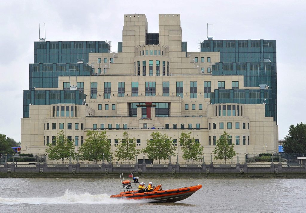 MI6: Η πρώτη γυναίκα επικεφαλής στην ιστορία της – Ποια είναι η Μπλεζ Μετρεγουέλι