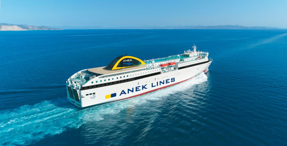 Λιμάνι Πειραιά: Με καθυστέρηση ωρών ο απόπλους του «Έλυρος» για Χανιά