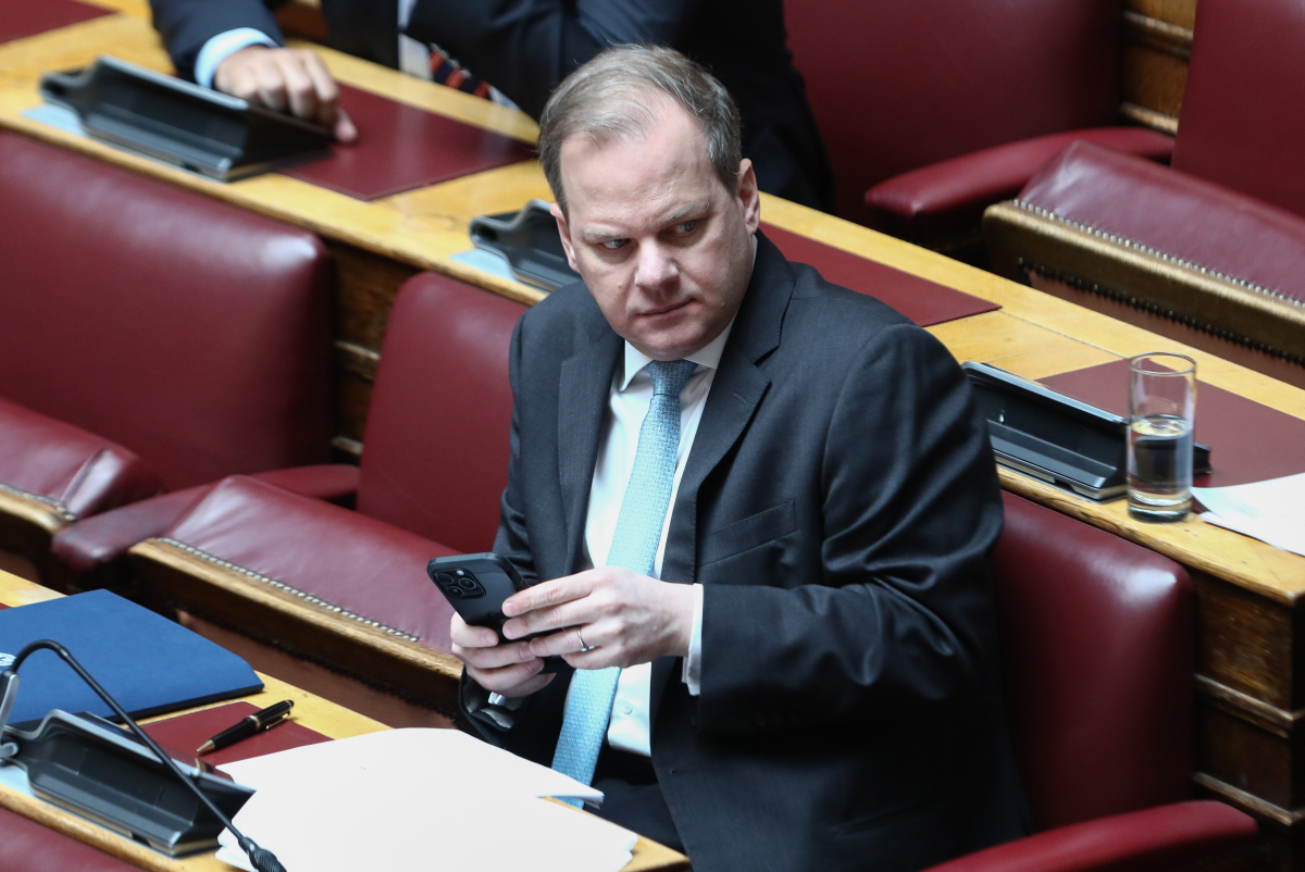 Η ώρα της κλήρωσης για Καραμανλή