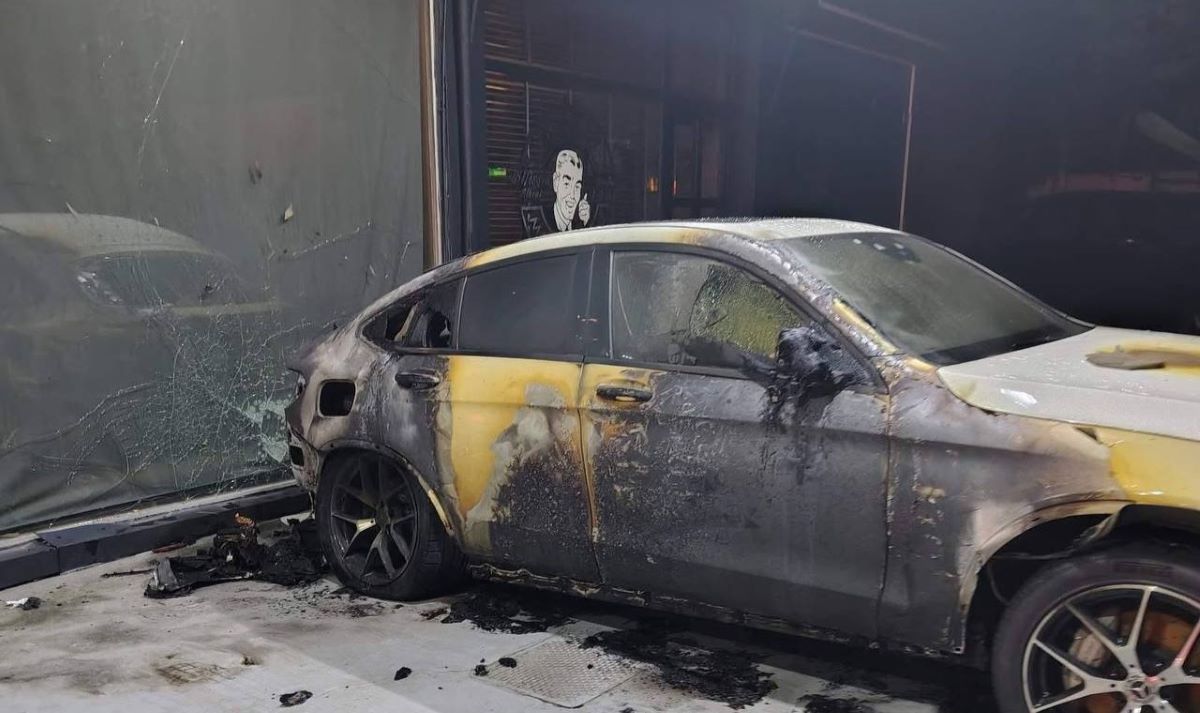 Επίθεση με γκαζάκια σε έκθεση αυτοκινήτων στη Κηφισιά