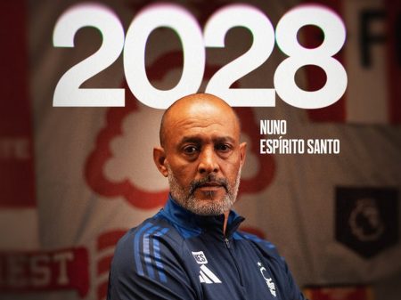 Νότιγχαμ Φόρεστ: Συνεχίζει στον πάγκο της ο Σάντο, ευχαρίστησε τον Μαρινάκη