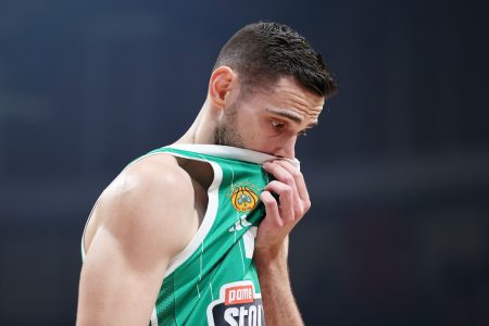 Ο Παπαπέτρου ανακοίνωσε το τέλος της καριέρας του σε ηλικία 31 ετών