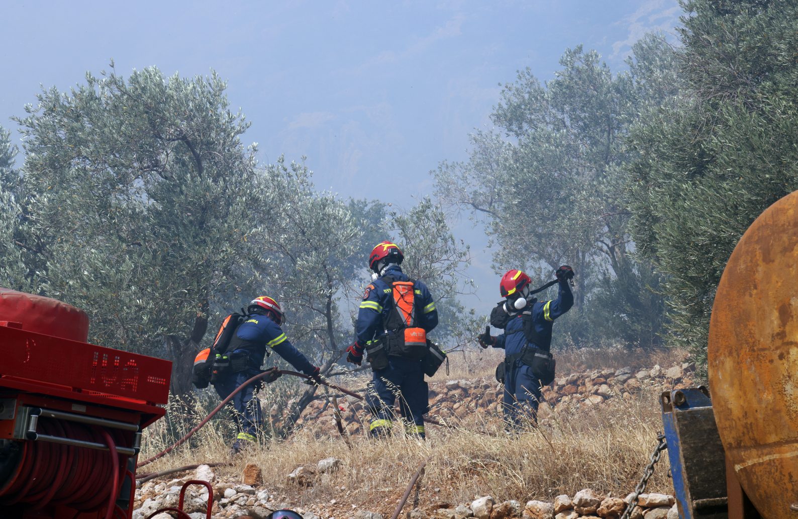 Ναύπακτος: Καλύτερη η εικόνα της φωτιάς – Σε επιφυλακή οι Αρχές για αναζωπυρώσεις