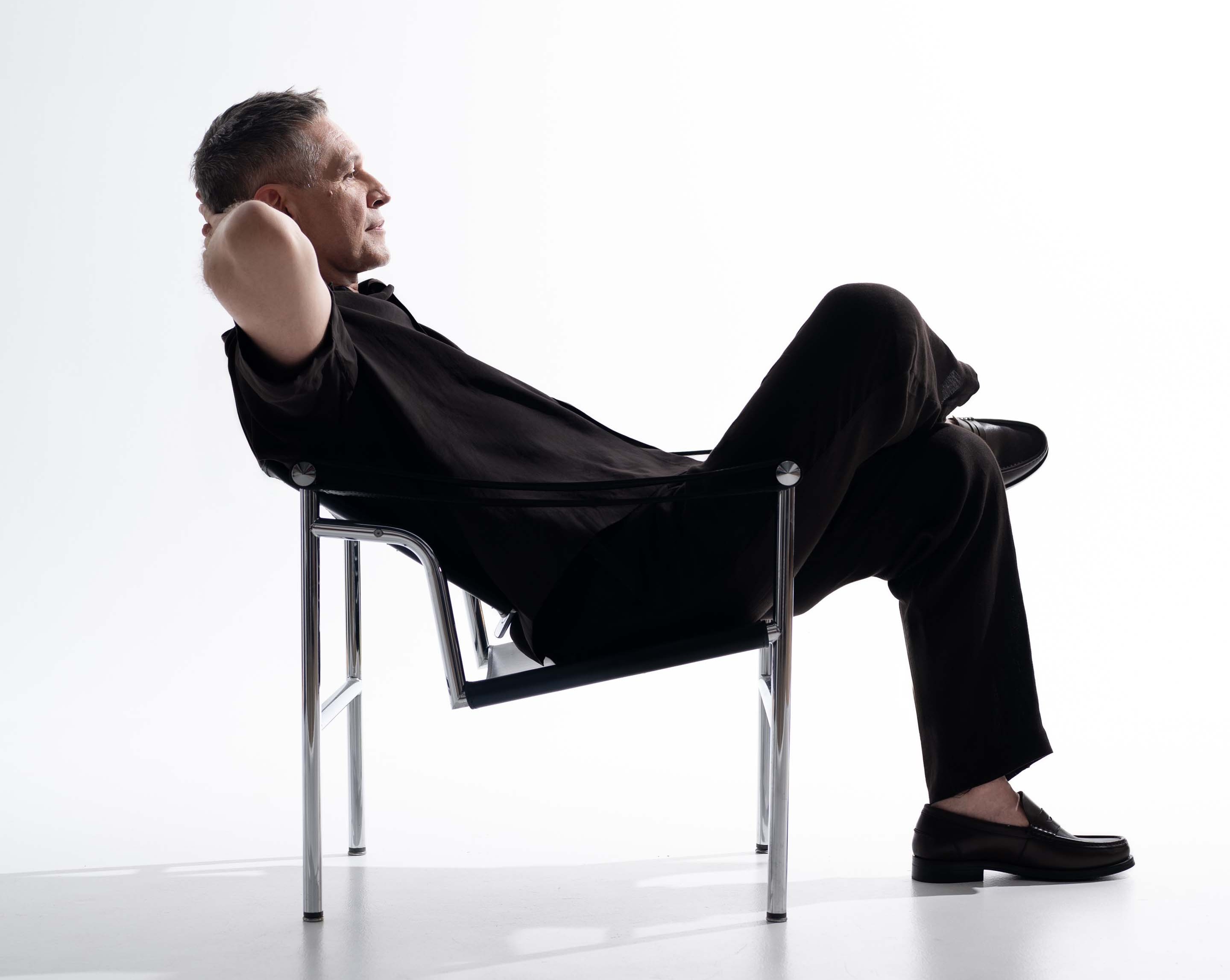 Αιμίλιος Χειλάκης: «Κάνουμε φασαρία για να μην ακούμε, όχι για να ακουστούμε»