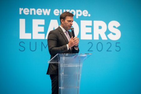 Στη Σύνοδο του Renew ο Κασσελάκης