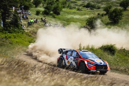 ΕΚΟ Ράλλυ Ακρόπολις 2025: Ο Tanak παραδίδει μαθήματα τακτικής